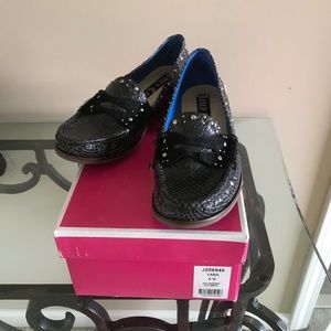 Juicy Couture black snake print loafer